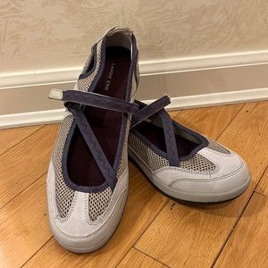 NWOT Land's End Gray with Dark Blue Leather Velcro Strap Sandals Size 9